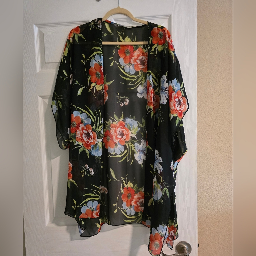 Ambiance Floral Kimono